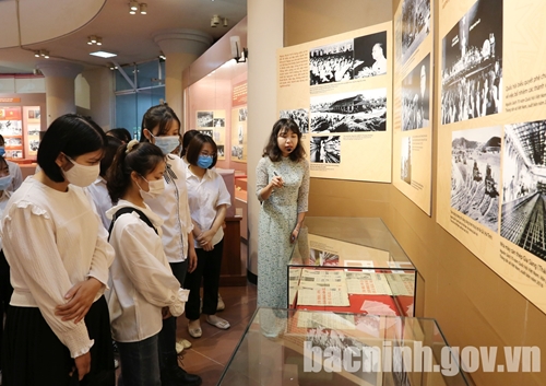 Exhibition on Vietnam’s National Assembly held in Bac Ninh
